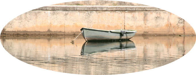 roeiboot in Kroatische havenplaats